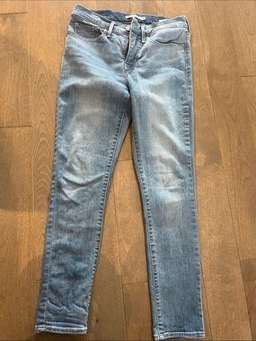 Light Wash Skinny Jeans Lévis 311 shaping skinny